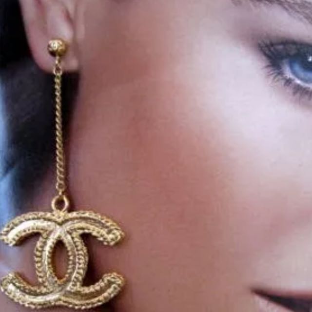 barndom Vælge budget Chanel Earrings Gold Drop Sale Online - playgrowned.com 1688091044