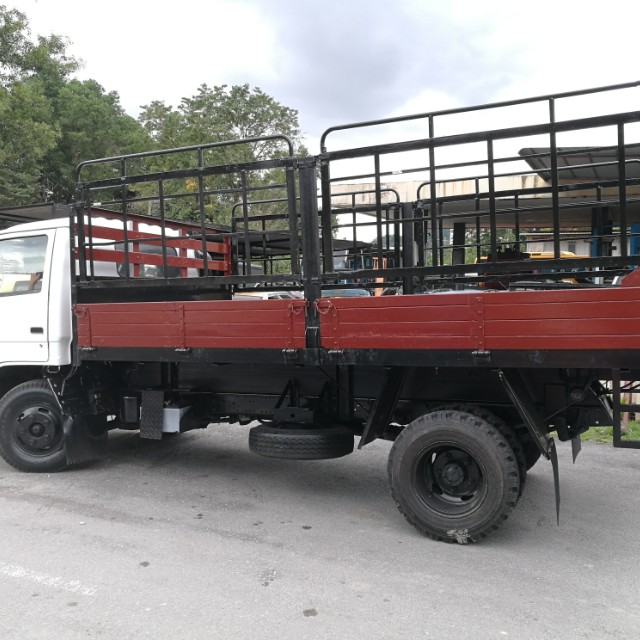 Lori Isuzu Npr 3 Tan Tipper Untuk Disewa Cars Vehicle Rentals On Carousell