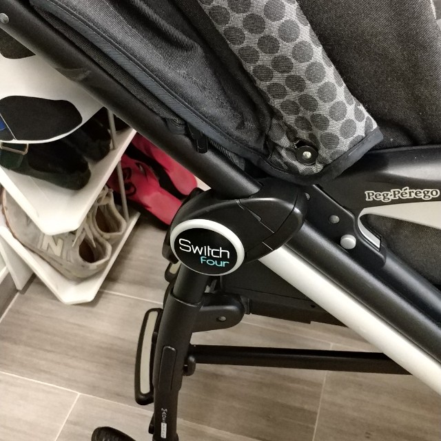 Peg Switch4 （分類：外出用品 - 嬰兒車）位於 Hong Kong。 由 patrick_yeung 提交（商品編號 144155585，圖片 2）。簡介： 跟防水套。