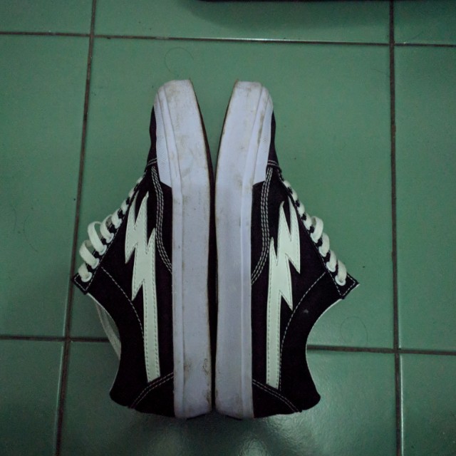 Sepatu Lokal Word Division Mirip Vans Fesyen Pria Sepatu Sneakers Di Carousell