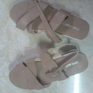 Sepatu sendal