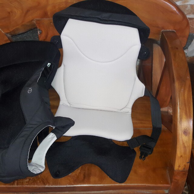 Combi ninna nanna carrier (Category: Carriers & Slings) located in Roxas City. Submitted by thriftey (Listing ID 144285133, Image 1). Description: Preloved infant to toddler carrier Euc Thrice lang nagamit Rfs: di sanay si baby.