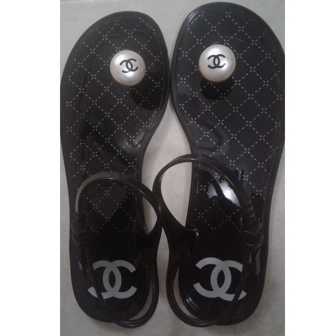 chanel jelly slippers