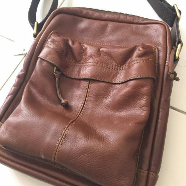 Sling bag top fossil man