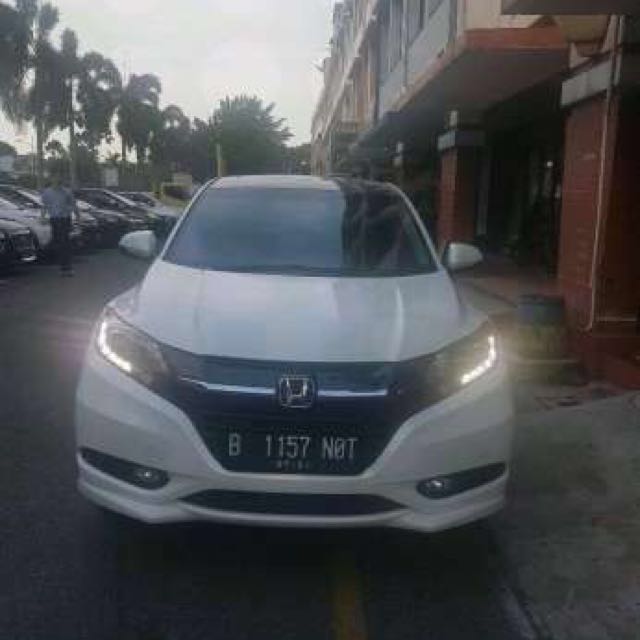 Hrv 1 8 Prestige 2016 White Sunroof Cars Cars For Sale On Carousell