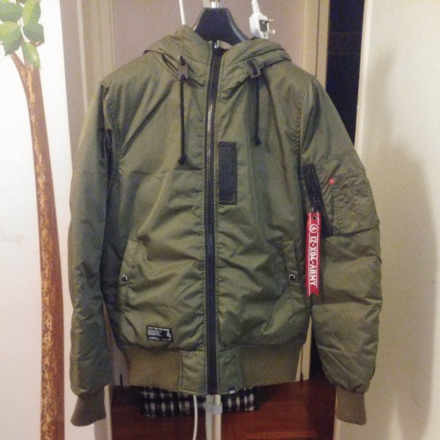 IZZUE IZ-X04-ARMY羽絨雙面机師䄛, 男裝, 外套及戶外衣服- Carousell