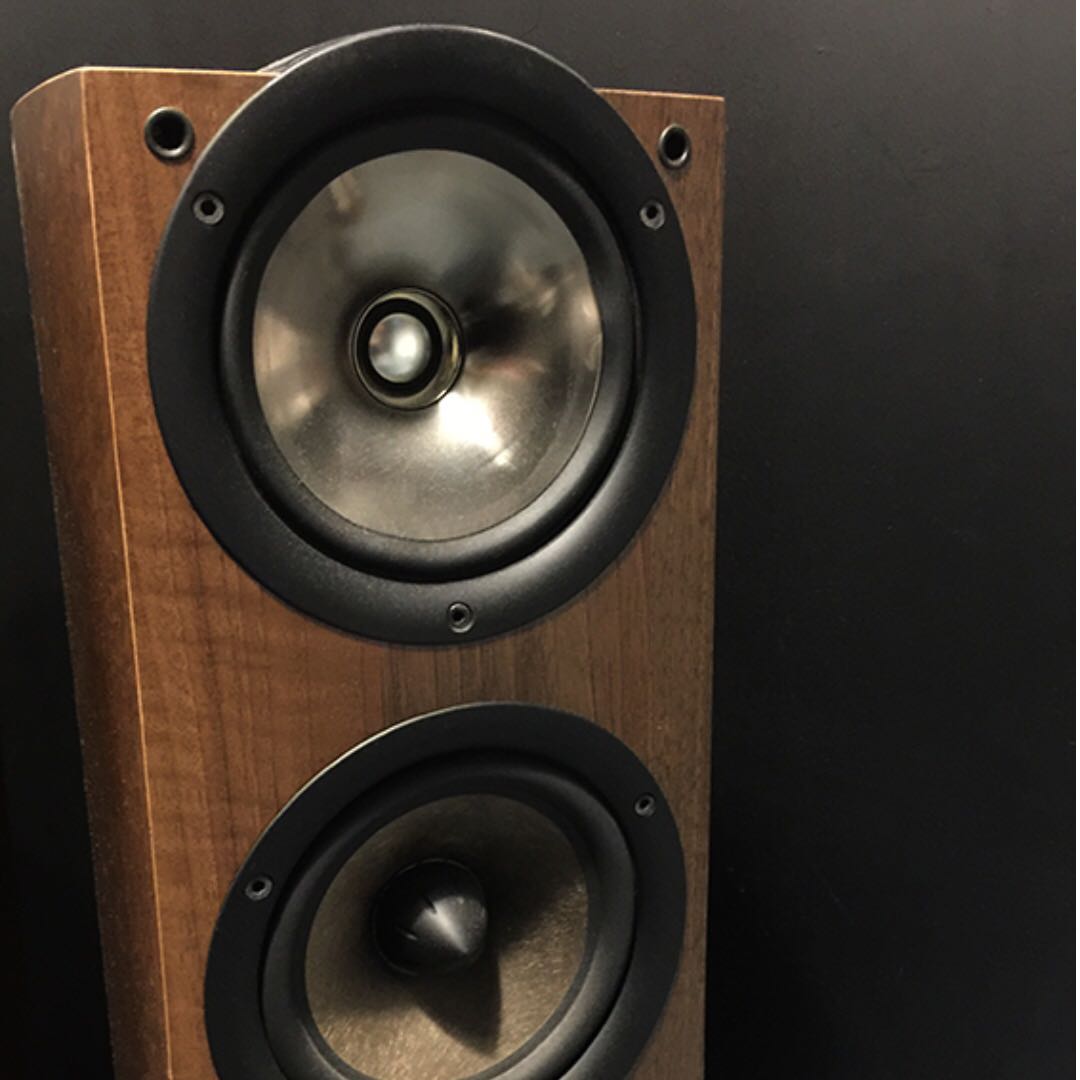 KEF iQ5 4 x Floor standing + 1 centre speakers, Audio, Soundbars