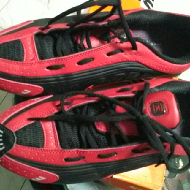 sepatu nike shox r4