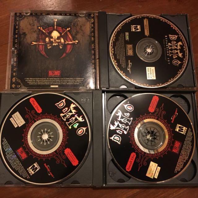 Original Diablo2 and Starcraft with expansion sets and CD keys, TV
