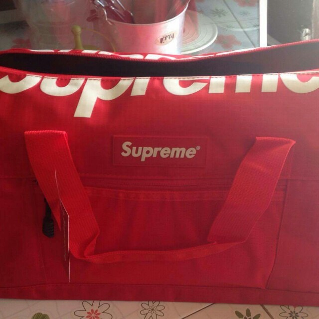 Toko Gshock - SUPREME DUFFLE BAG Travel Bag Gym Bag Shoes