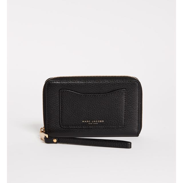 【在庫】MARC JACOBS Phone Zip Wristlet Wallet Marc Jacobs The J Marc Phone Wristlet SKU: 9922617 - YouTube
