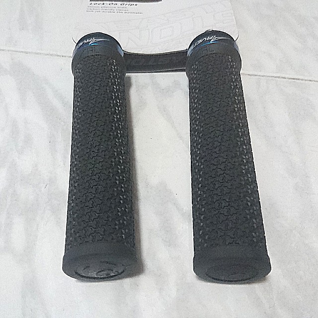 bontrager lock on grips