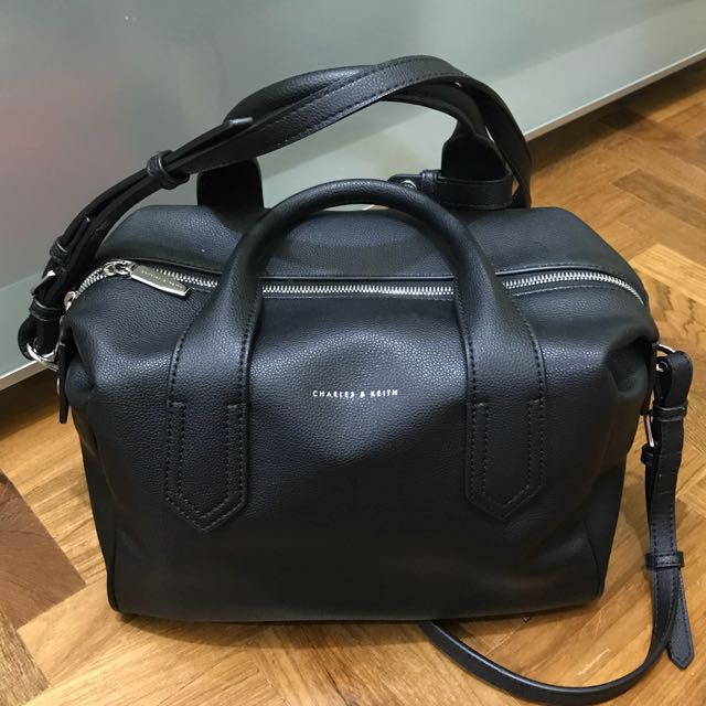 charles and keith black crossbody bag