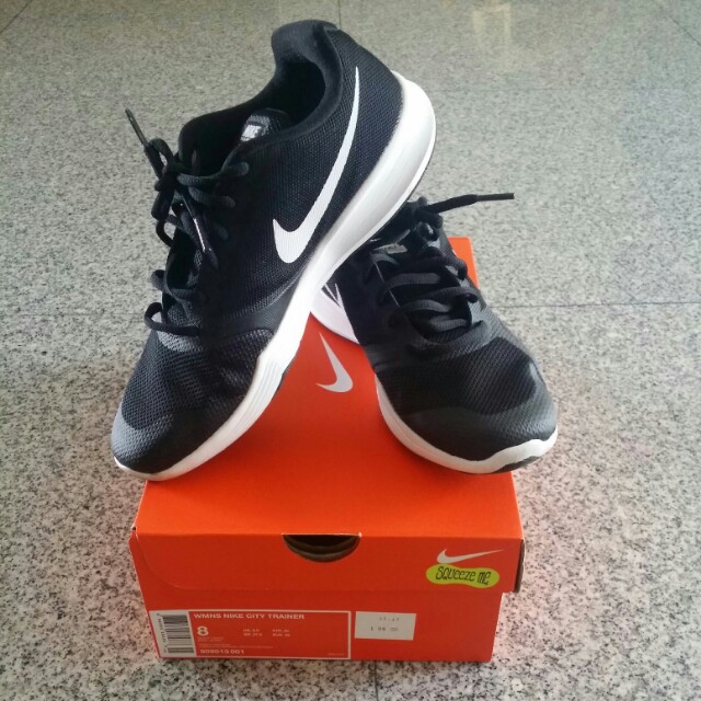 total sports nike sneakers for ladies