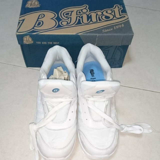 bata badminton shoes