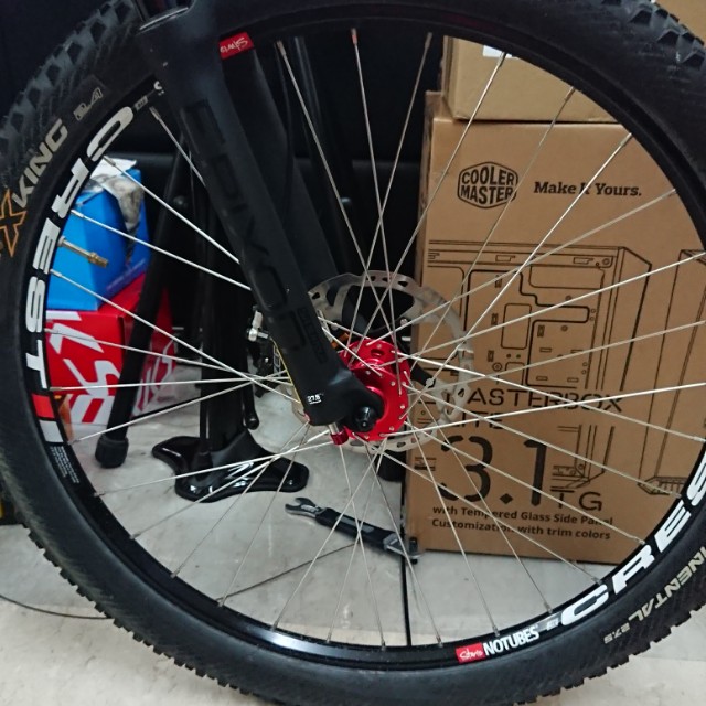 Stans ZTR Crest 650b 27.5 Front Wheel laced to Koozer XM490 Sports Equipment Bicycles Parts Bicycles on Carousell