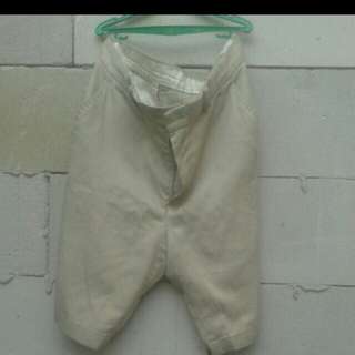Celana pendek cream