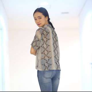 Atasan chiffon phyton pattern