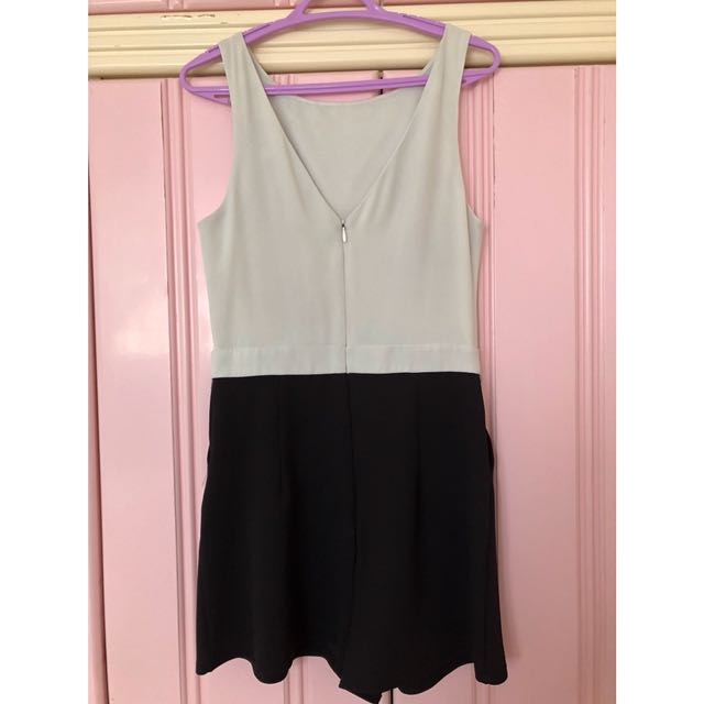 Basic jumpsuit (Category: Jumpsuits) located in Georgetown. Submitted by veeven (Listing ID 144666508, Image 2). Description: Basic jumpsuit Good conditions 〰️Size S (PM for measurements).