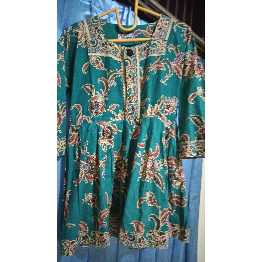 Batik Trusmi Preloved Fesyen Wanita Pakaian Wanita Di Carousell