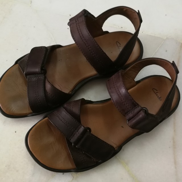 clarks women's ankle boots black leather