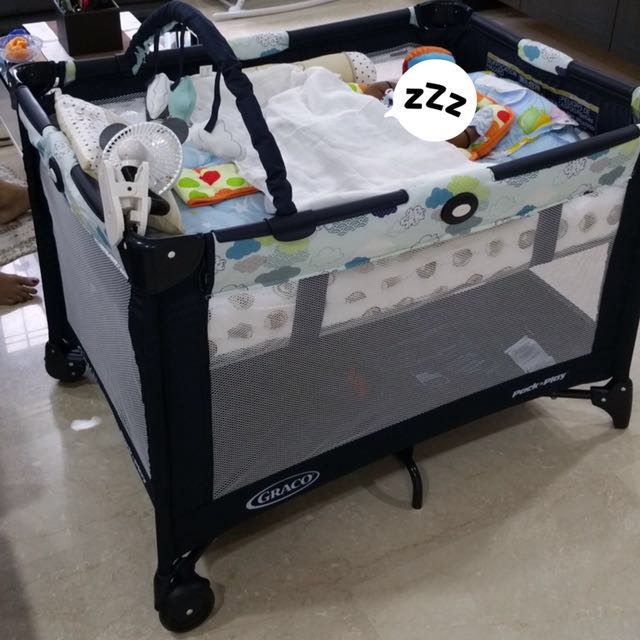 graco pack and play stratus