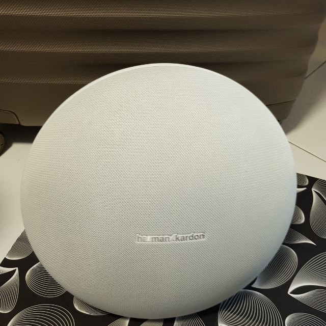 harman kardon onyx studio 3 white