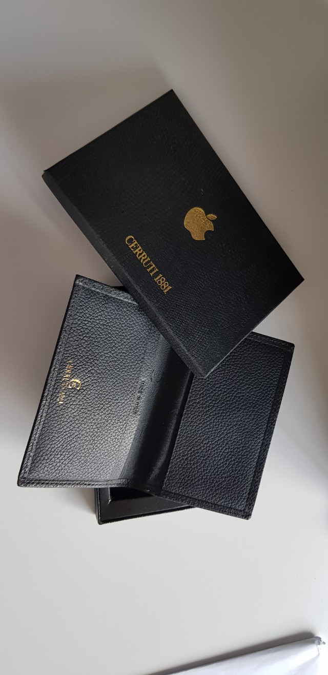 Limited Edition Cerruti 1881 Apple Card Holder Men S Fashion Bags Wallets On Carousell