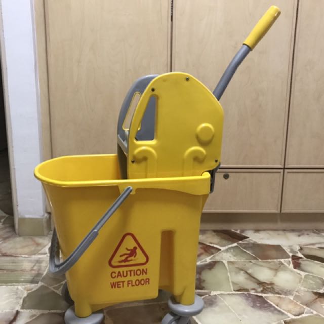 Mop pail with rinser, TV & Home Appliances, Kitchen Appliances, Water