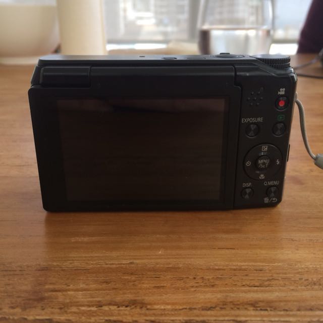 Panasonic LUMIX digital camera with reversible screen, Photography