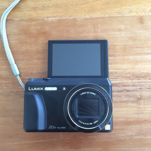 Panasonic LUMIX digital camera with reversible screen, Photography