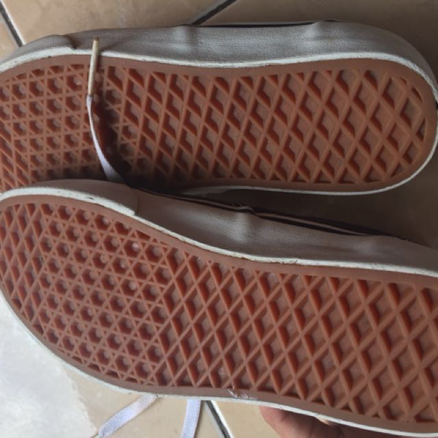 Sepatu Vans Wanita Women S Fashion Women S Shoes On Carousell