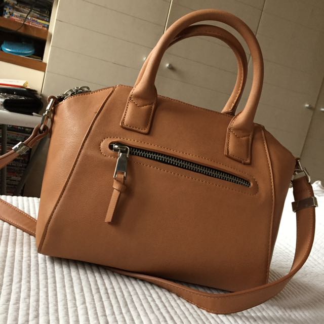 sling bag with handle