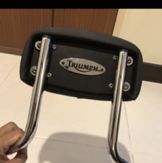 Triumph t100 sissy bar deals