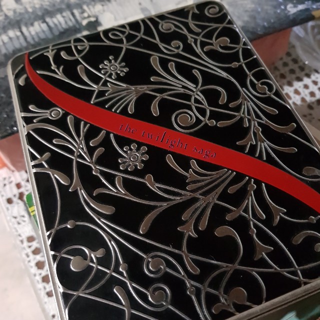 Novelty: Twilight Saga Limited Edition Notebook set (hardbound) (Category: Storybooks) located in Paranaque City. Submitted by impulsehoarder (Listing ID 144653265, Image 1). Description: Unused/New collectors item, Twilight Saga Notebook Set. #summersweldo.