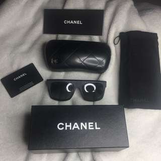 MATTE BLACK CHANEL SUNNIES