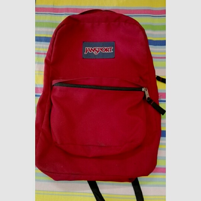 maroon jansport backpack