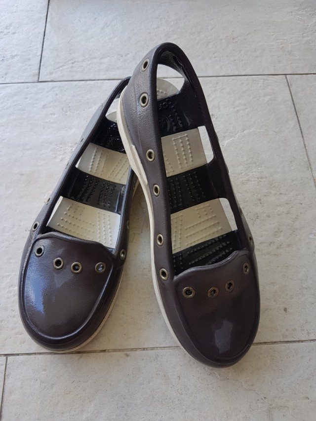 crocs with shoe strings
