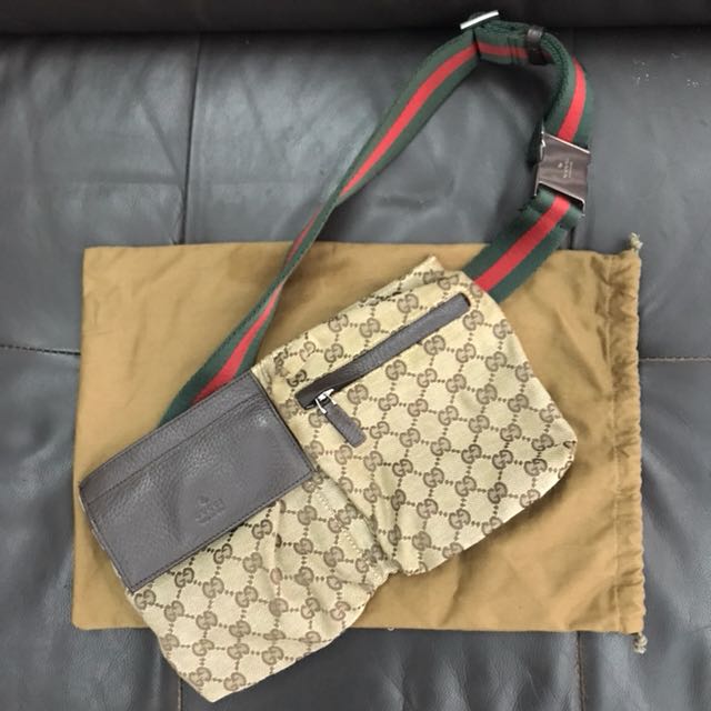 Gucci fanny pack over shoulder deals