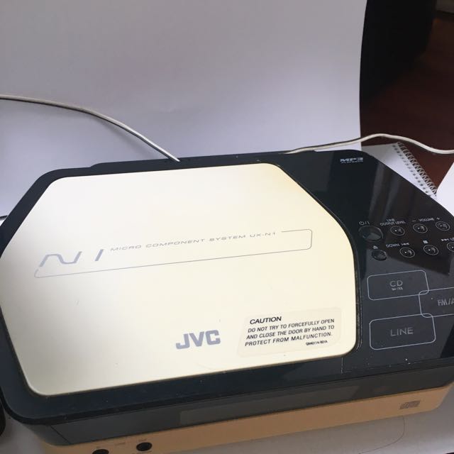 JVC MP3 Player （分類：音樂播放裝置 MP3及CD Player）位於 Hong Kong。 由 kaitymeow 提交（商品編號 114103172，圖片 3）。簡介： 配雙喇叭 有搖控。