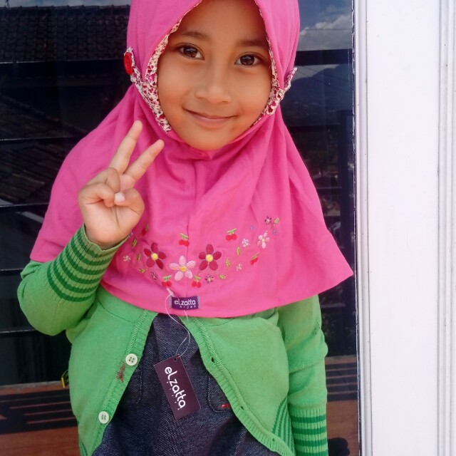Kerudung Anak Elzatta Bayi Anak Lainnya Di Carousell Senyum si kecil selalu menjadi motivasi andalan hadirkan senyum si kecil shalihah anda melalui kerudung anak jimin (jilbabmini). kerudung anak elzatta