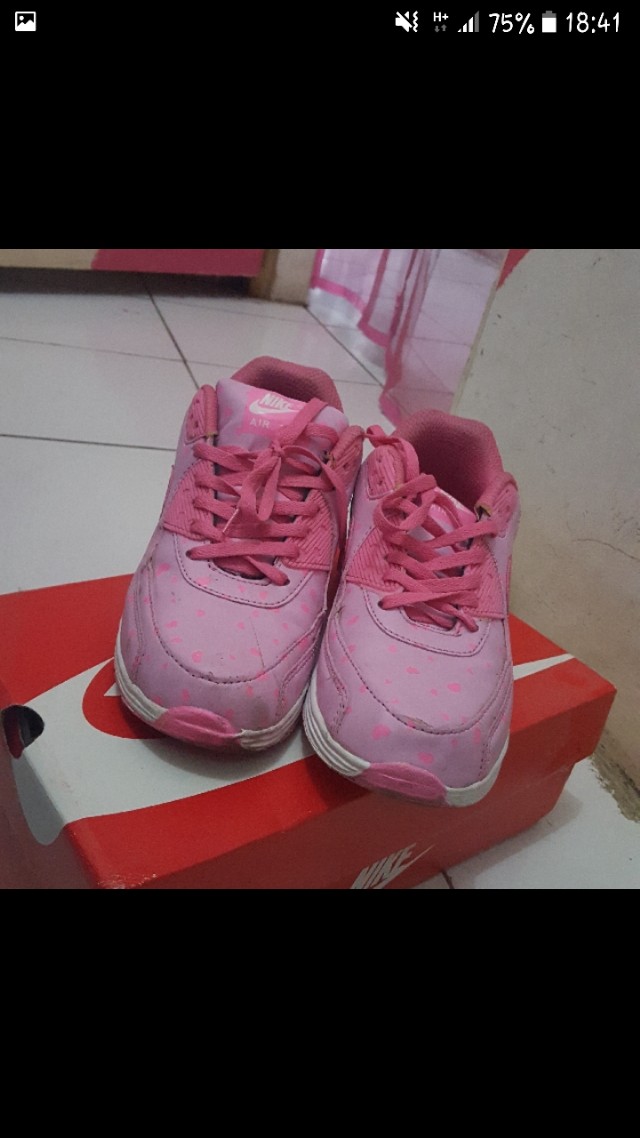 Nike Running Sepatu Nike Pink Fesyen Wanita Sepatu Di Carousell