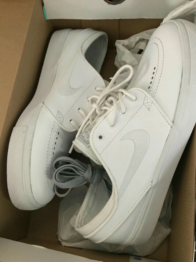 nike sb triple white