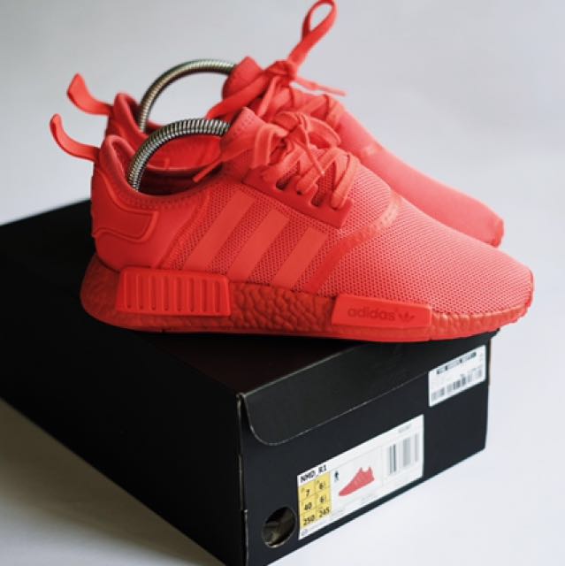 triple red nmd r1
