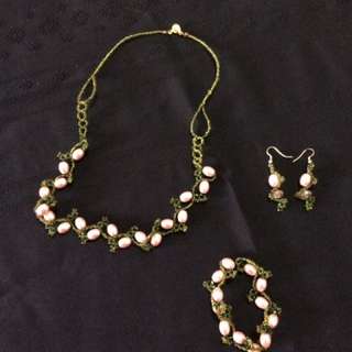 Pink seed bead accessory set