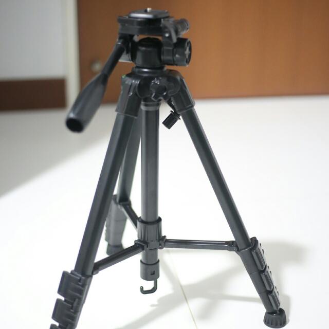 CHEAP TRIPOD, Photography, Photography Accessories, Tripods & Monopods