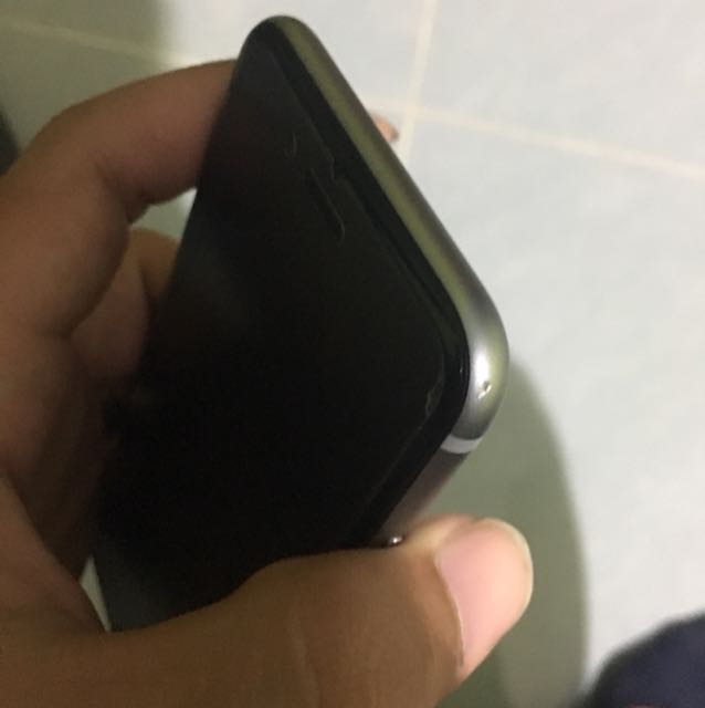 iPhone6 (Category: iPhone Others) located in Singapore. Submitted by bryanh96 (Listing ID 144593019, Image 3). Description: Selling mint condition iPhone6 64GB. iPhone still in very good condition except for a mini dent in Picture3. Pm for more details. Thanks.