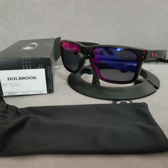 Oakley holbrook matte black frame positive red iridium lens, Men's Fashion,  Watches & Accessories, Sunglasses & Eyewear on Carousell