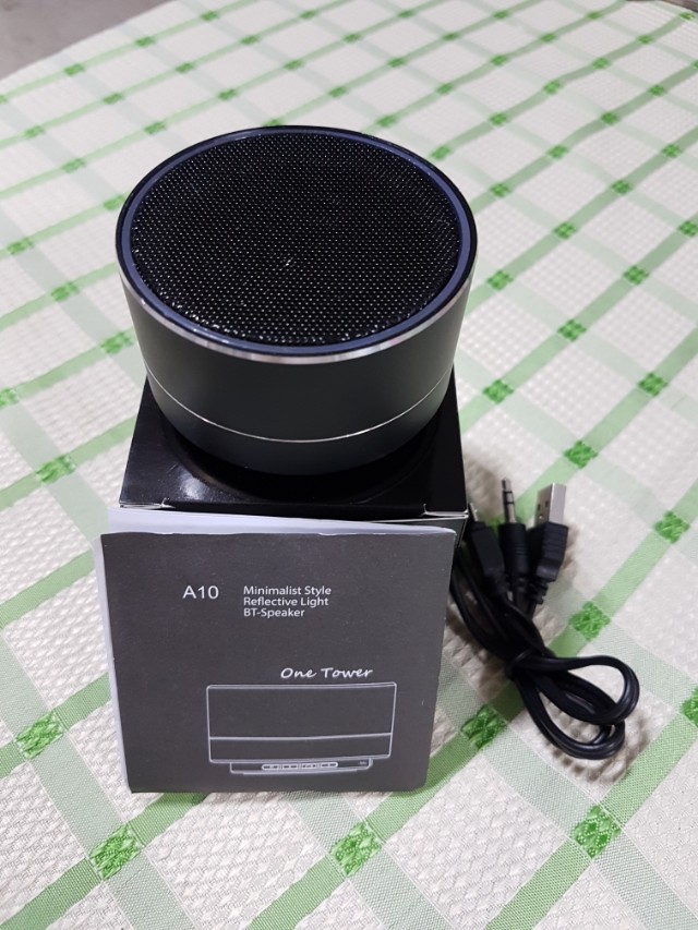 minimalist style reflective light bt speaker