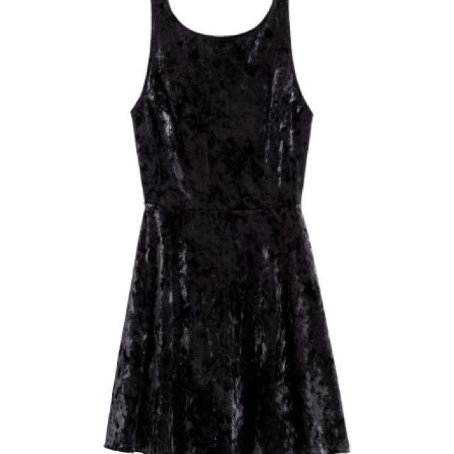 h and m black velvet dress